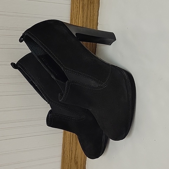 Carlo Pazolini black heeled suede bootie Euro sz 37 (US 7). - Picture 1 of 7